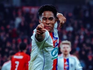 Lyon 4x2 PAOK: como elenco de peso vira dinheiro?