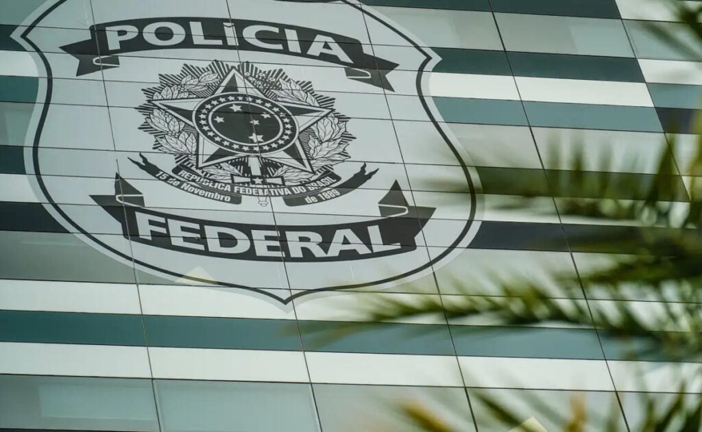 PF apura suspeita de tráfico de influência envolvendo Lulinha; entenda o caso 2 PF que acionou amiga de Lulinha