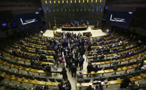 Câmara cheia com deputados para apresentar que PL cresceu na Câmara