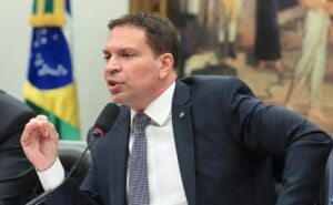 Ramagem falando na câmara