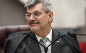 Marco Buzzi sorrindo