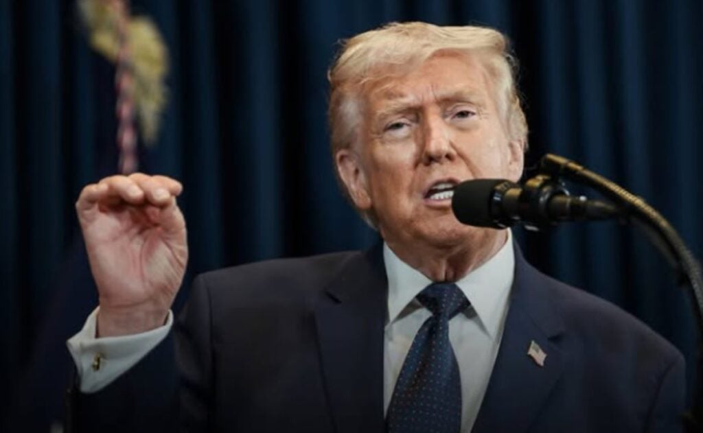 Eduardo Bolsonaro recebe green card e pode morar nos EUA por tempo indeterminado 1 Trump cita STF em justificativa para tarifas