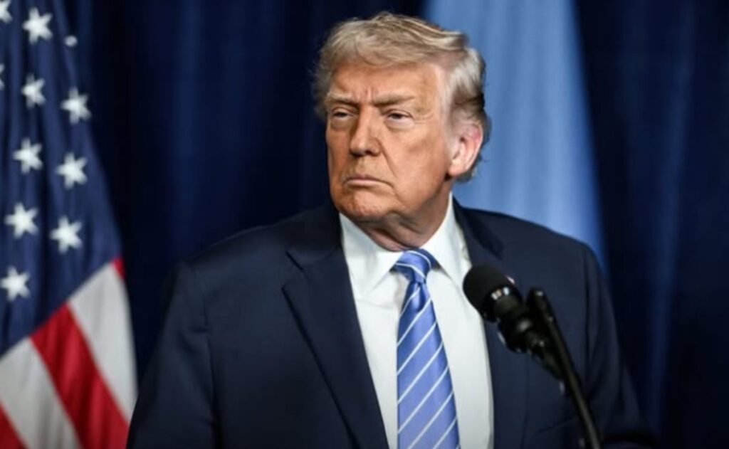 Trump compartilha análise que aponta eleição no Brasil como teste para sua agenda 1 Trump de olha em decreto de Lula sobre redes sociais