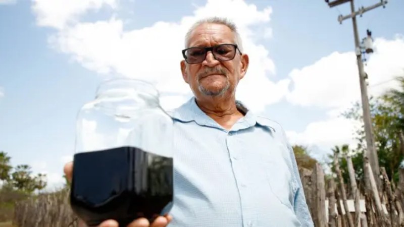 Agricultor encontra petróleo e aguarda decisão da União sobre exploração: "Não é dono..." 1 Agricultor encontra petróleo e não pode explorar
