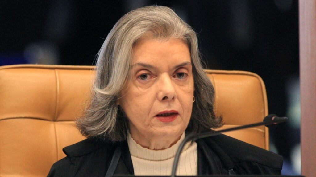 Cármen Lúcia do STF derruba lei no Espírito Santo
