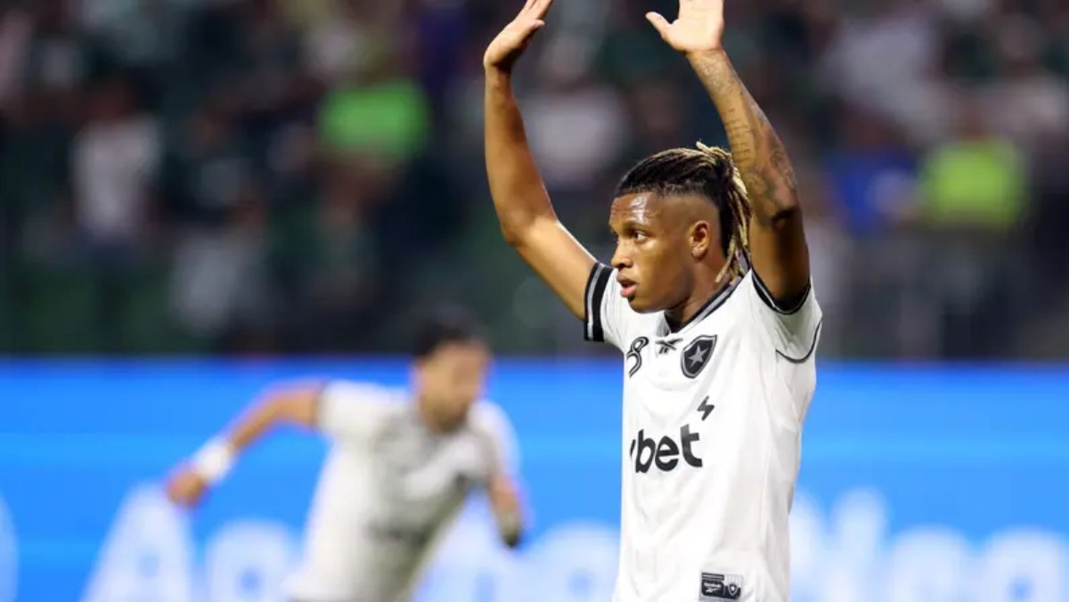 Danilo bate de frente com diretoria e Botafogo toma decisão dura após convocação para Seleção Brasileira 1 Danilo é cortado pelo Botafogo após convocação para Seleção Brasileira