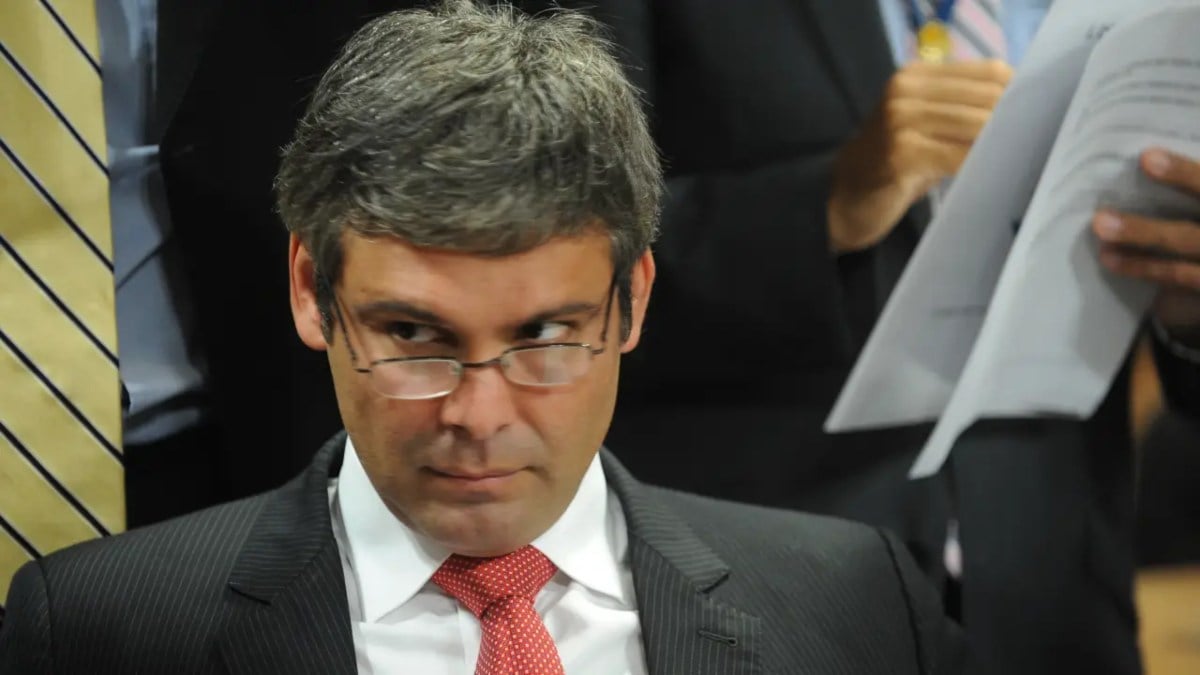 Lindbergh Farias acusa Flávio Bolsonaro ao STF