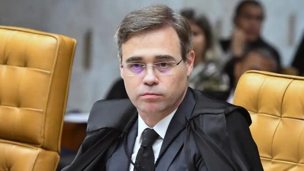 STF autoriza investigação contra Lulinha por suspeita de corrupção e tráfico de influência 1 André Mendonça toma decisão
