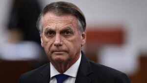 Médicos relatam piora de Bolsonaro a Moraes e pedido de prisão domiciliar aumenta
