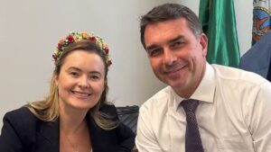 Sete mulheres entram na disputa para ser vice de Flávio Bolsonaro
