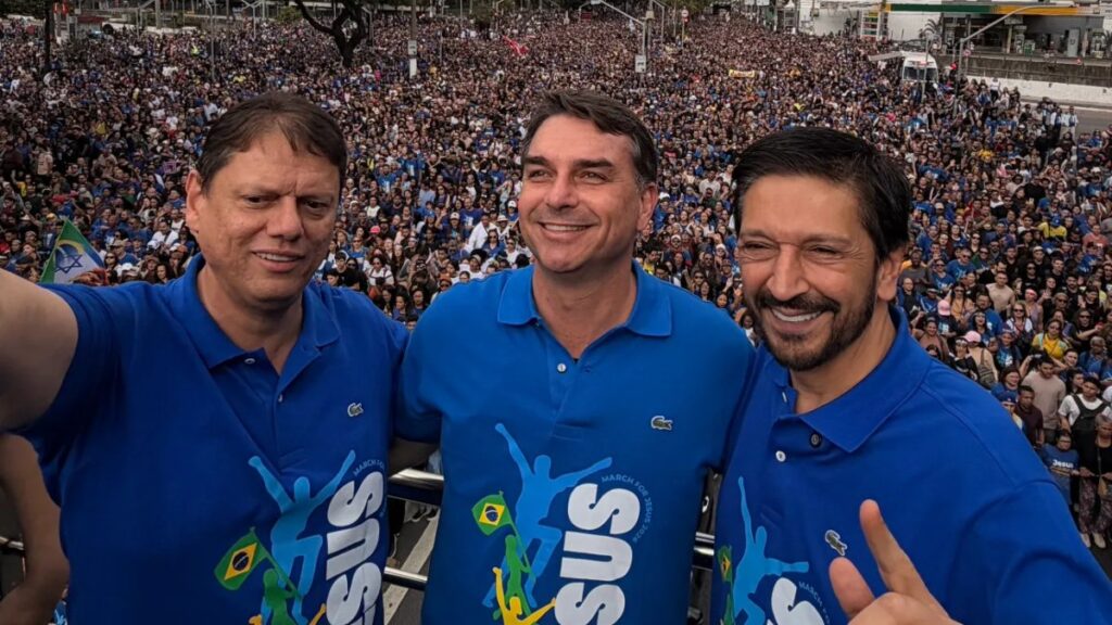 PL marca data da pré-candidatura de Flávio Bolsonaro 2 Marcha para Jesus reúne lideranças