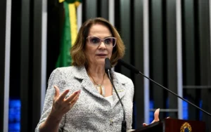 Saída de Damares aumenta mudanças na campanha de Flávio Bolsonaro