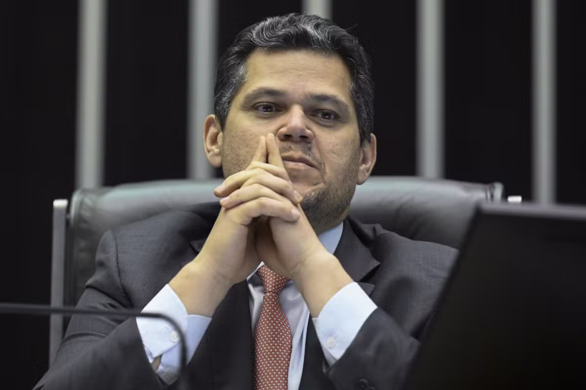 Câmara cria comissão para analisar redução da maioridade penal 3 Alcolumbre quer fim imediato da escala 6x1 sem período de transição