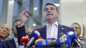 TSE recebe pedido para investigar perfis falsos