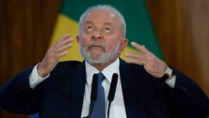 Novo tenta barrar R$ 800 milhões em publicidade do governo