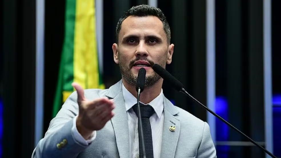 Sem Cleitinho, Flávio Bolsonaro fica sem palanque em Minas 1 Sem Cleitinho, disputa por Minas fica completamente aberta