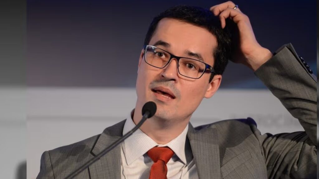 Deltan Dallagnol lidera disputa pelo Senado no Paraná 1 Deltan Dallagnol lidera numericamente disputa pelo Senado no Paraná