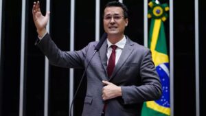 Deltan Dallagnol lidera disputa pelo Senado no Paraná