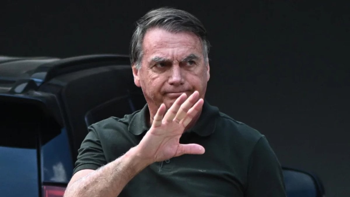 Bolsonaro: Moraes libera Flávio para voltar a visitar o pai após 90 dias