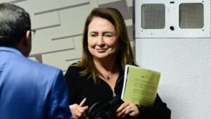 Kátia Abreu critica campanha