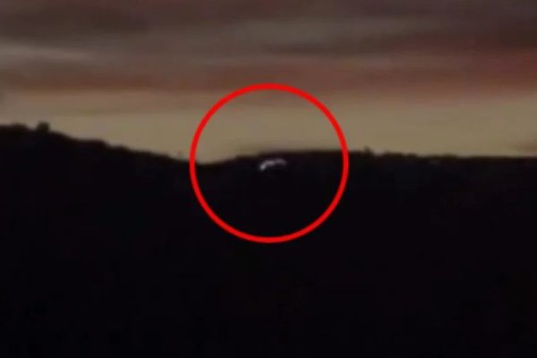 Influenciador avista suposto OVNI em Campo Largo