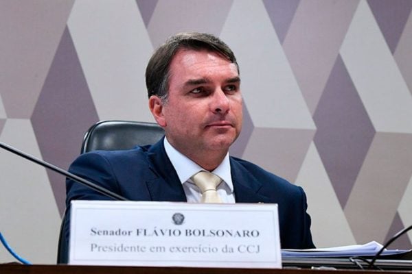Flávio Bolsonaro no Senado que falou sobre Jorge Messias